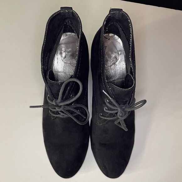 Black Wedge Lace Up Booties size 7 - Picture 8 of 10